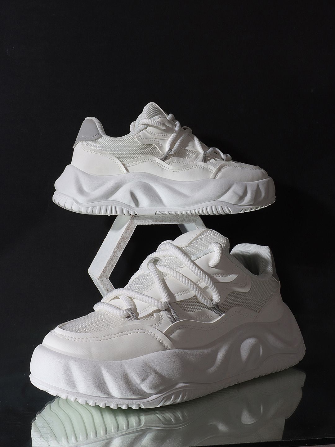 

THE WHITE POLE Men Woven Design High-Top Sneakers