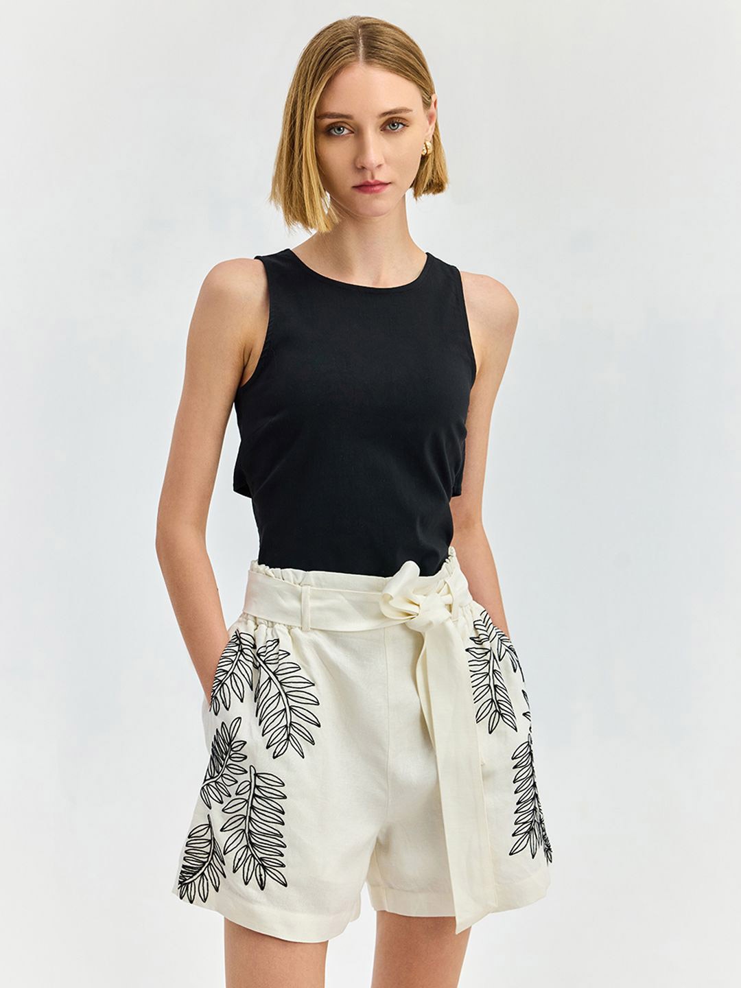 

COVER STORY Top, Black