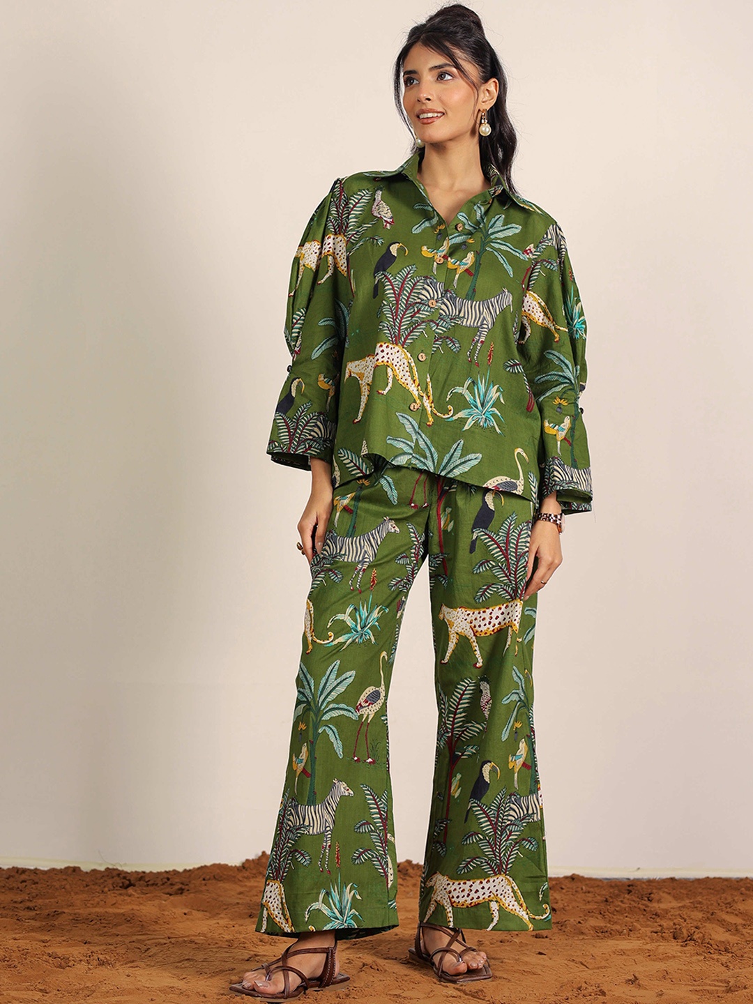 

KAORI BY SHREYA AGARWAL Printed Cotton Shirt With Trousers Co-Ords, Green