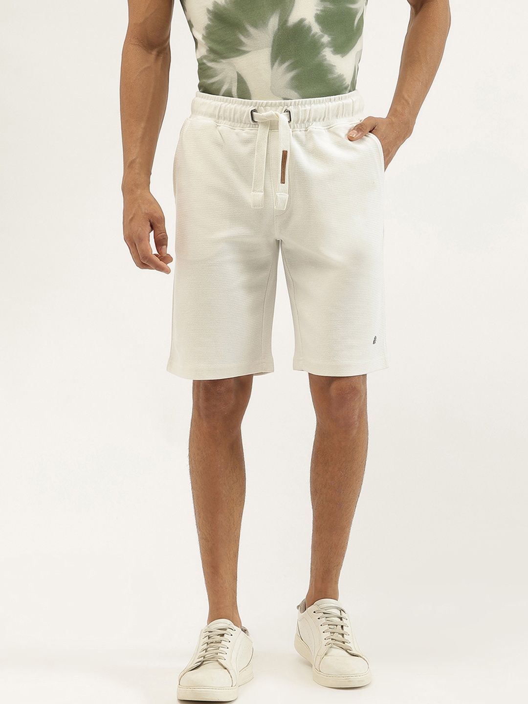 

United Colors of Benetton Men Shorts, Beige