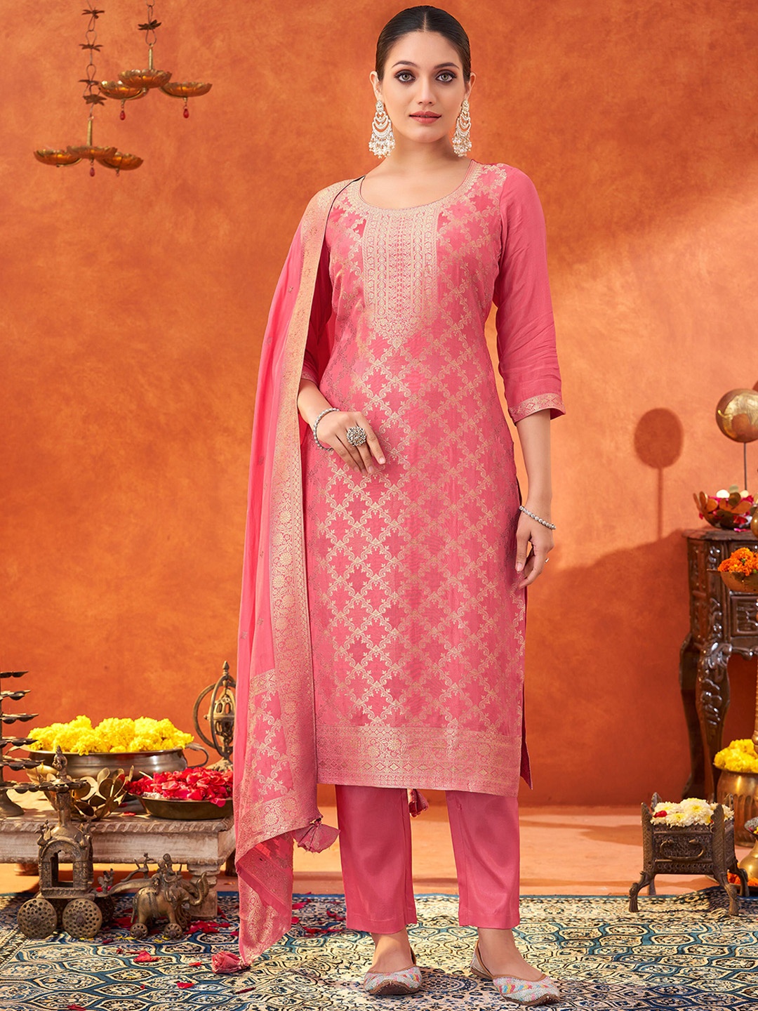 

Fourleaf Women Regular Pure Silk Kurta with Trousers & With Dupatta, Pink