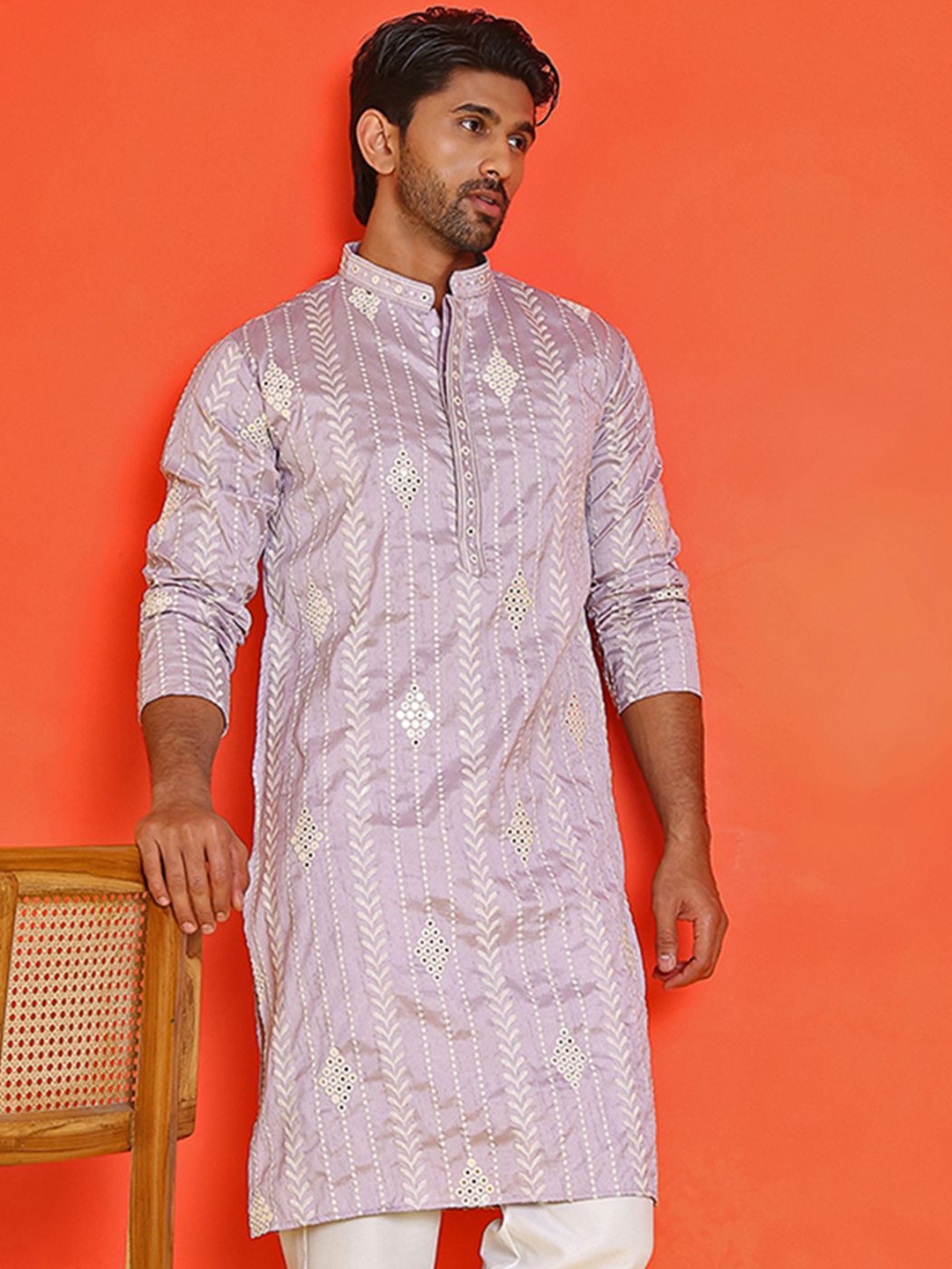 

Jompers Men Geometric Embroidered Mirror Work Kurta, Purple