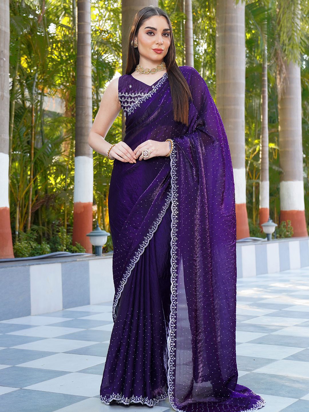 

VIRENDRA TEXTILES Embellished Beads and Stones Satin Saree, Purple