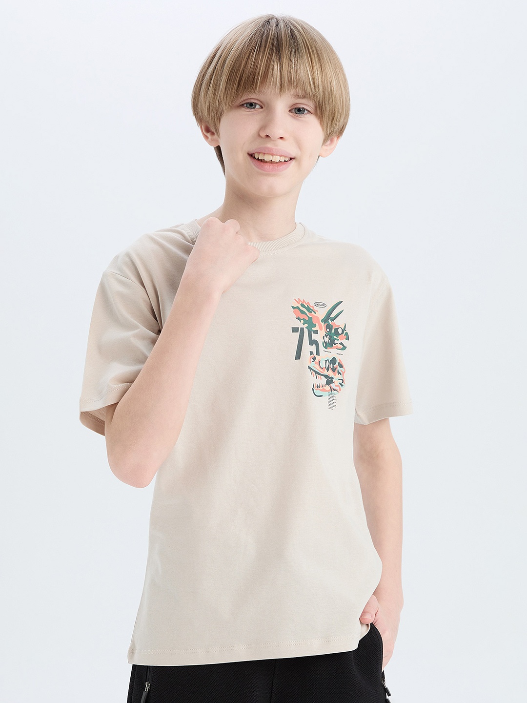 

DeFacto Boys Typography Printed Applique T-shirt, Na