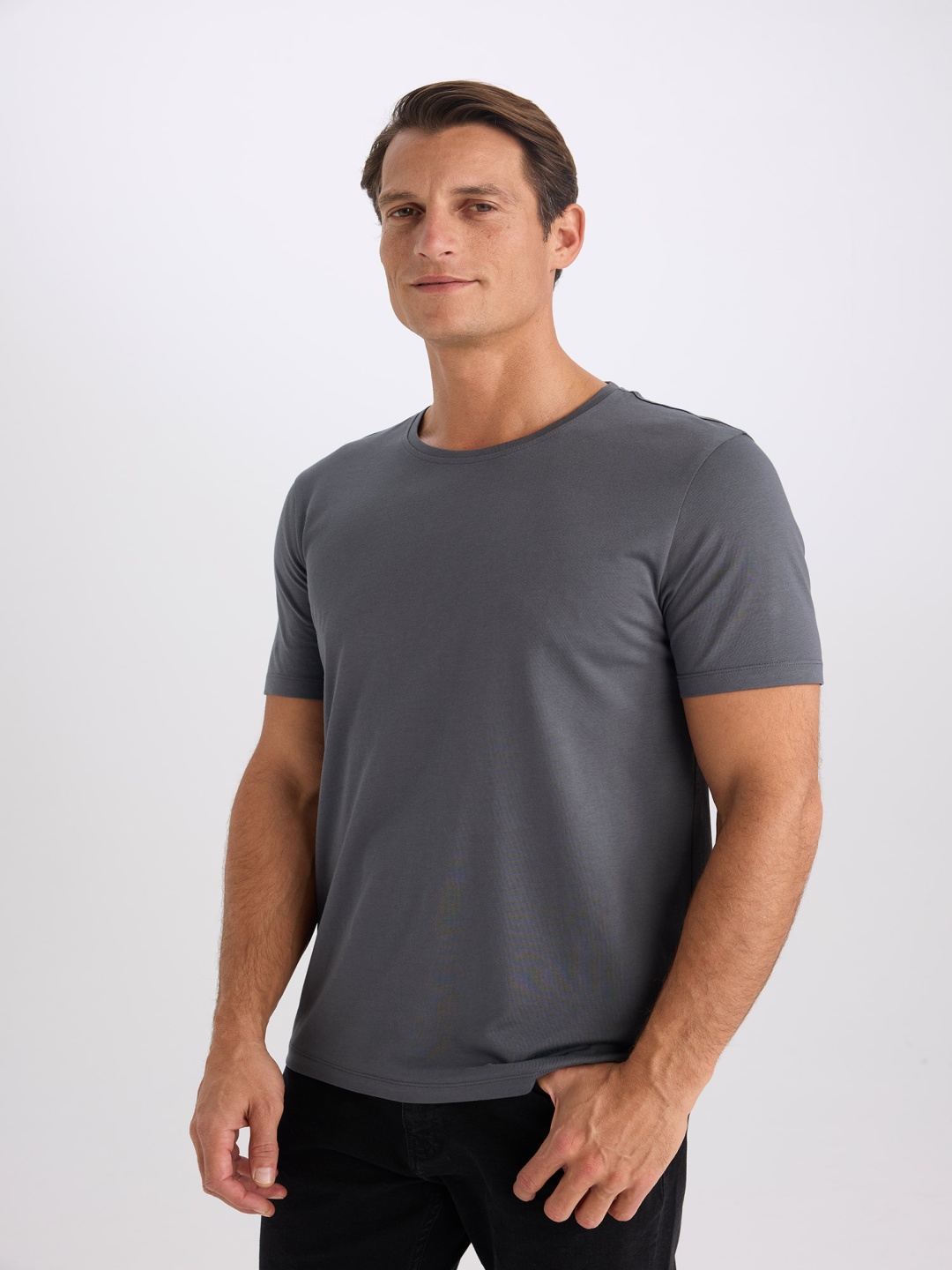 

DeFacto Men Drop-Shoulder Sleeves Raw Edge T-shirt, Na