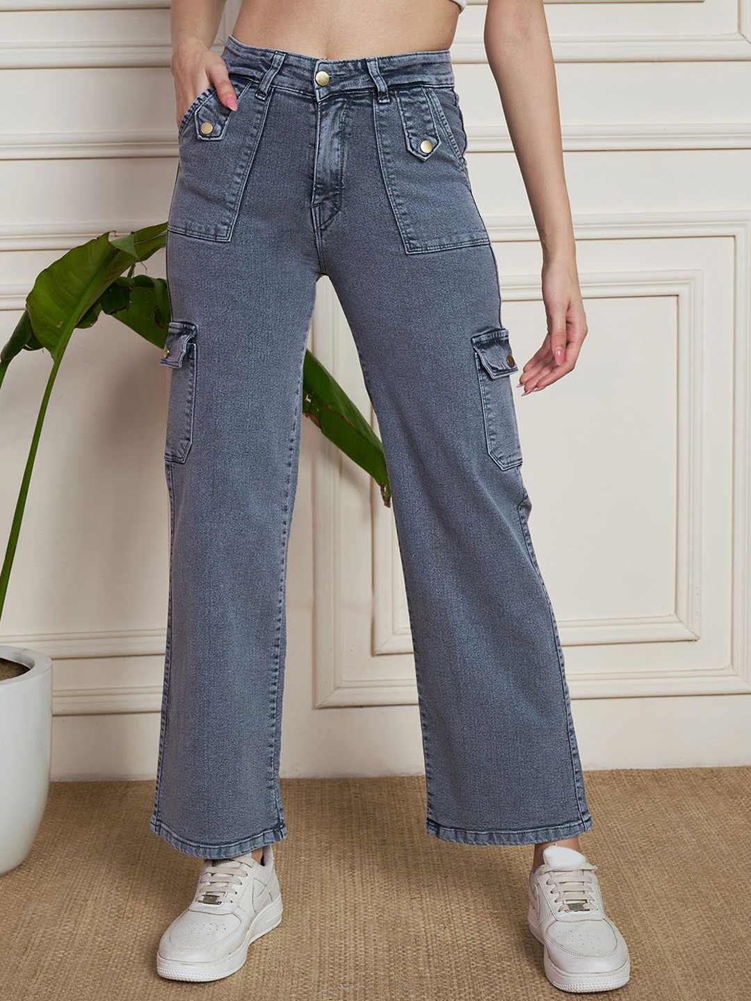 

Purple Feather Women Straight Fit High-Rise Stretchable Jeans, Grey