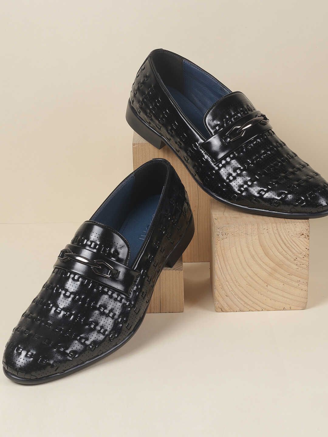 

Mochi Men Textured Formal Slip On Shoes, Black