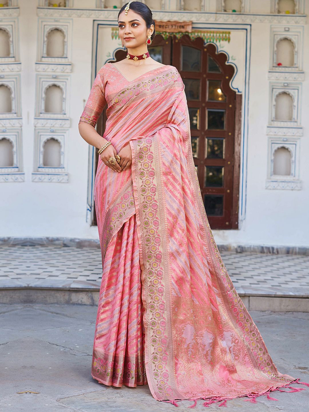 

Satrani Woven Design Zari Pure Silk Saree, Pink