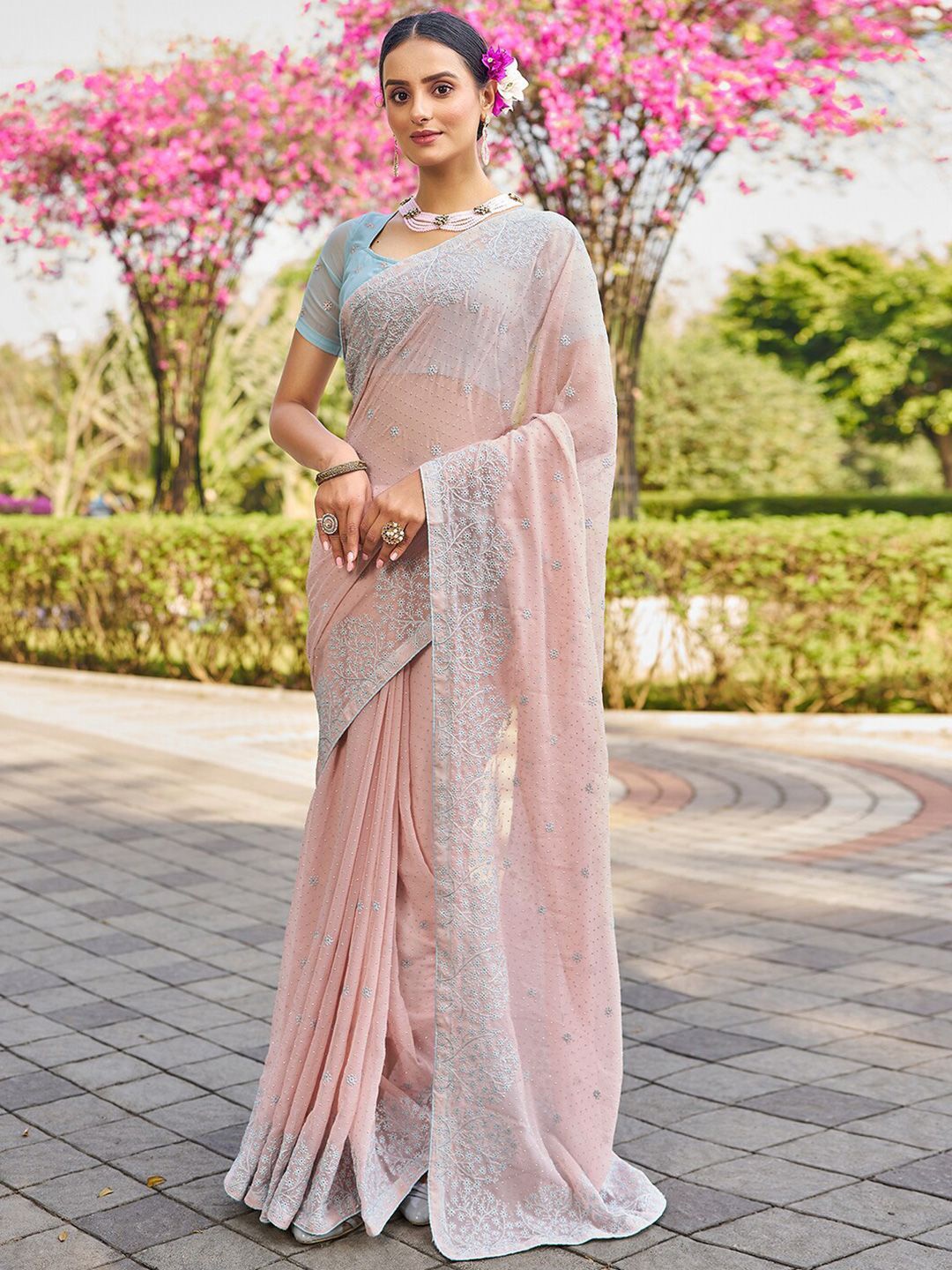

DIVASTRI Embellished Embroidered Pure Georgette Saree, Peach