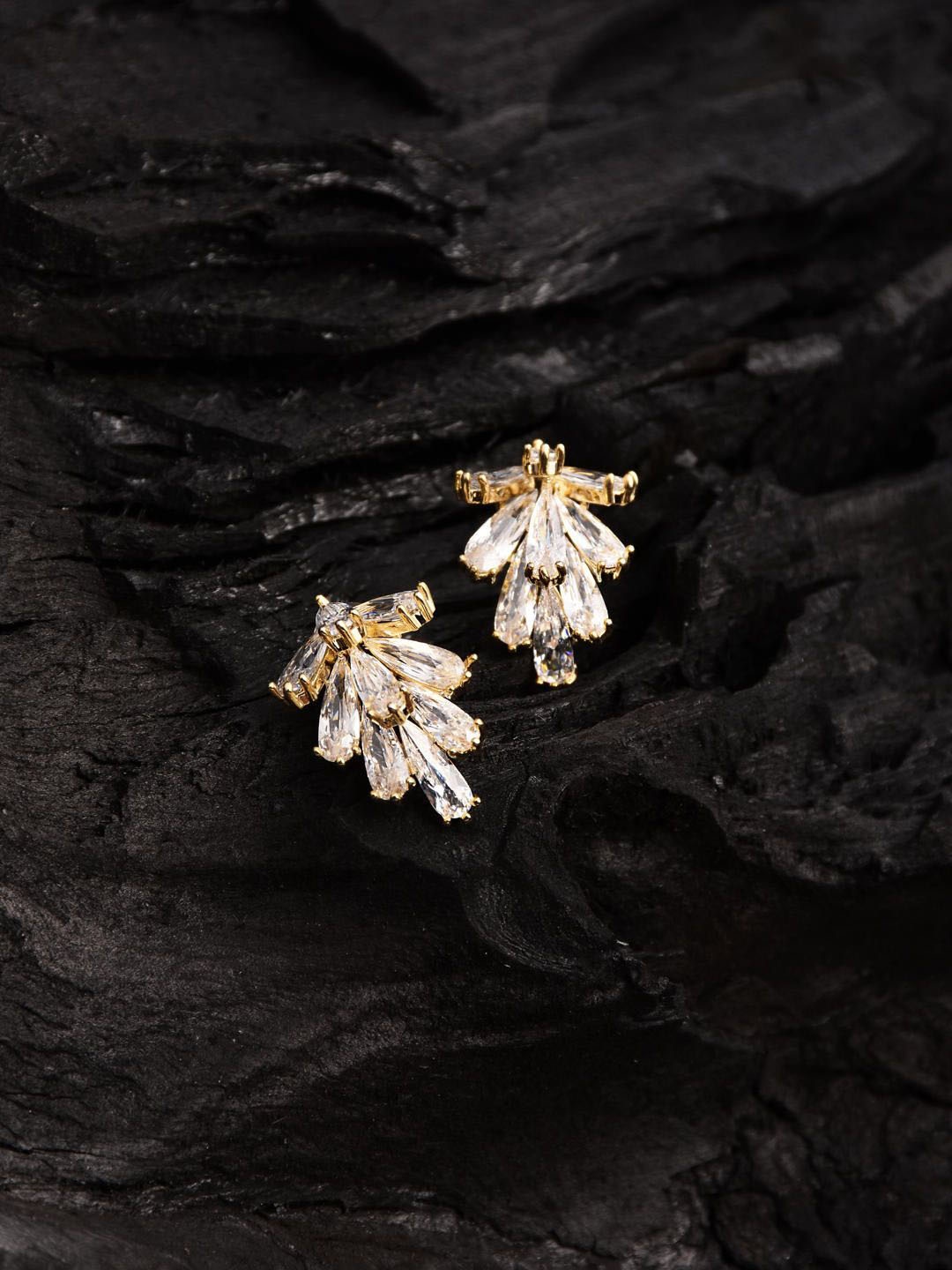 

Reenisaa Leaf Shaped Drop Earrings, Gold