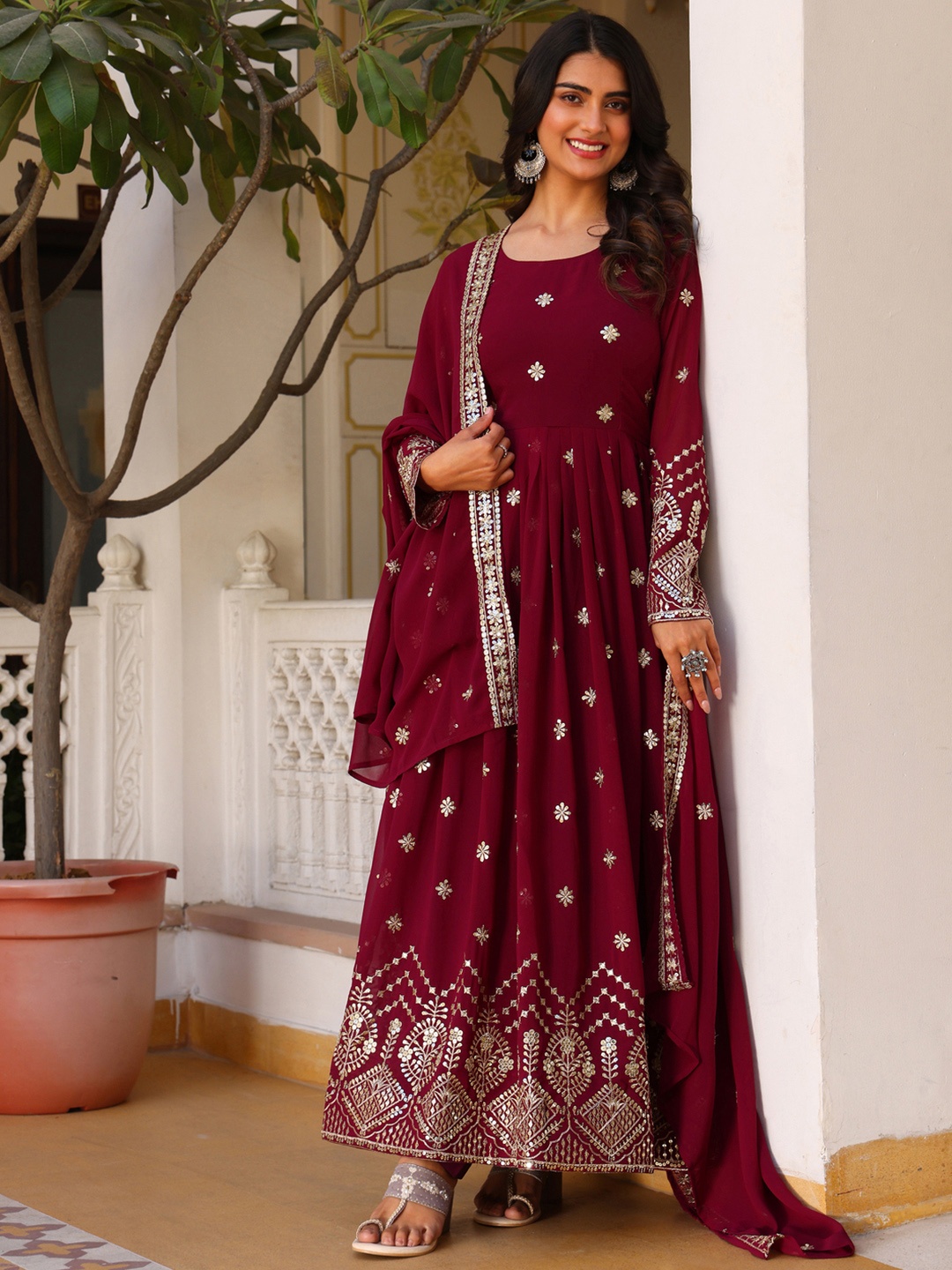 

KALINI Embroidered Kurta Set With Dupatta, Purple