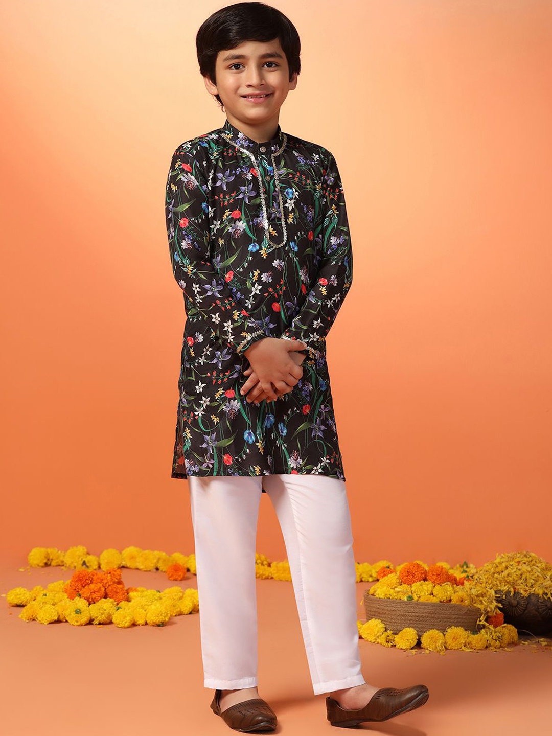 

BAESD Boys Floral Printed Regular Kurta with Trousers, Black