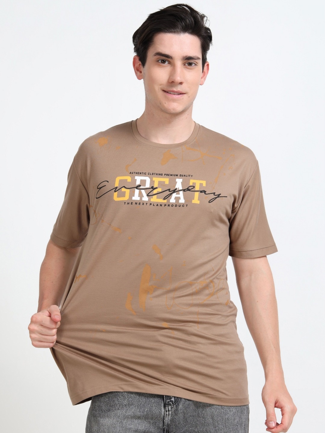 

QUCO Poly Stretch Round Neck Printed Half Sleeve T-Shirt, Brown