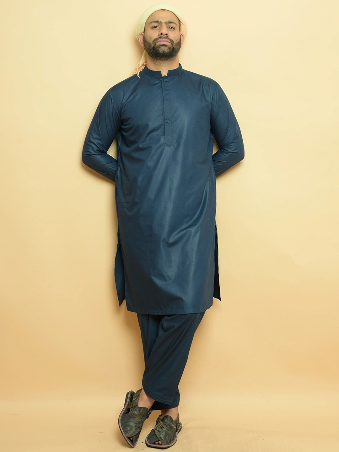 

Baraqah Men Regular Kurta with Trousers, Blue