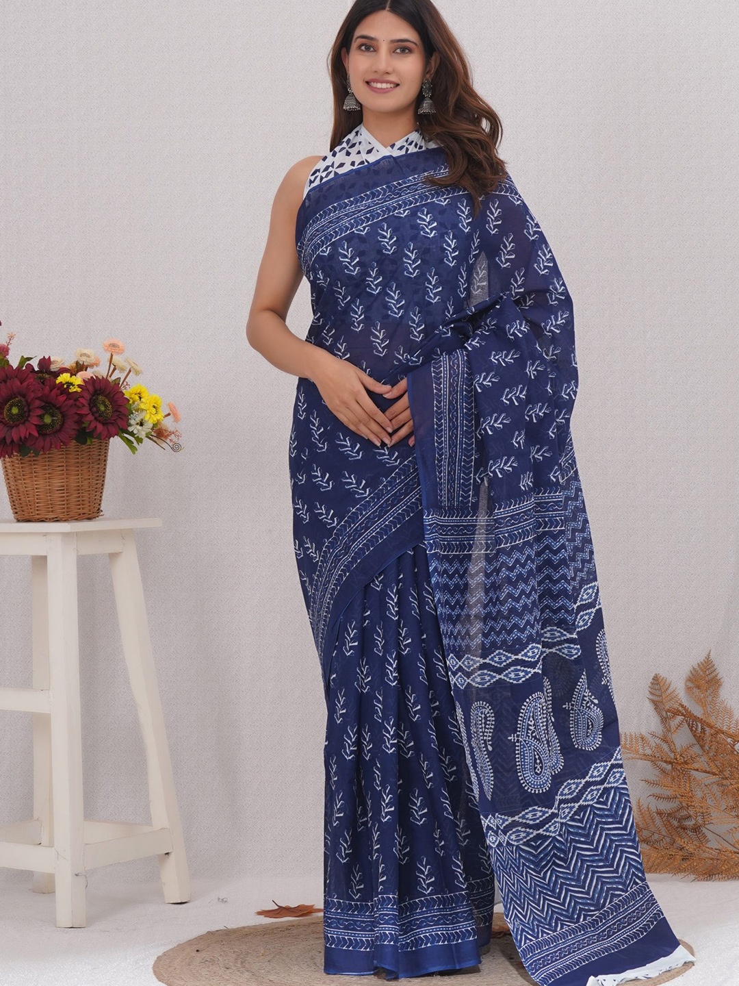 

Vanedik Floral Pure Cotton Block Print Saree, Blue
