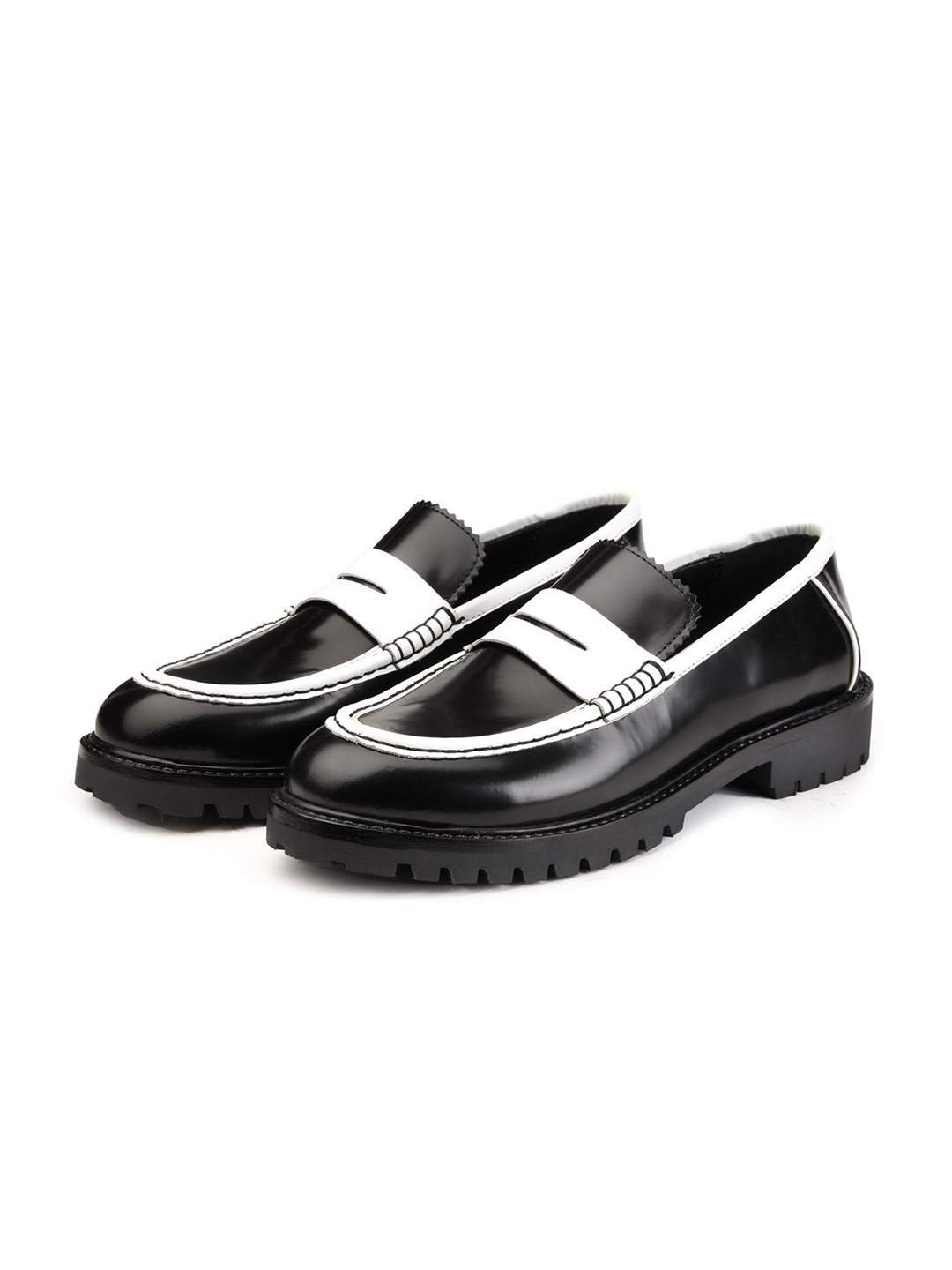 

SHUTIQ Men Colourblocked Leather Slip-On Sneakers, Black