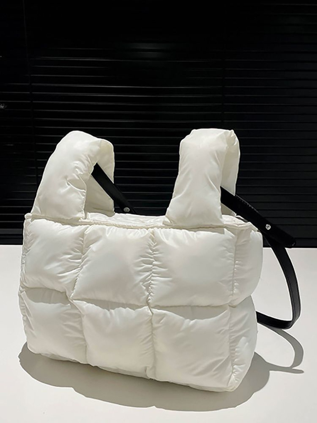 

StyleCast x Revolte Bucket Shoulder Bag, White