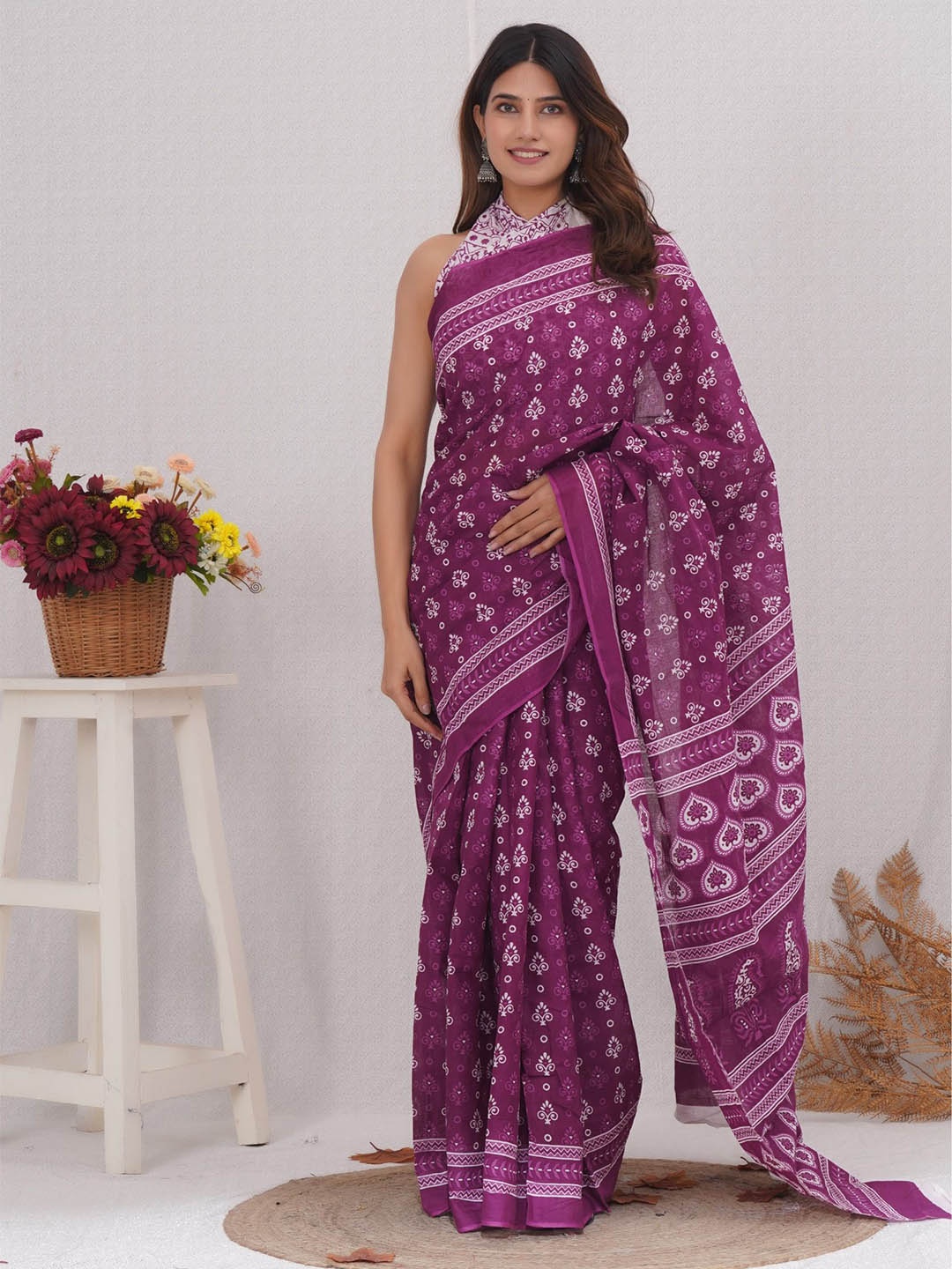 

Vanedik Floral Pure Cotton Block Print Saree, Purple