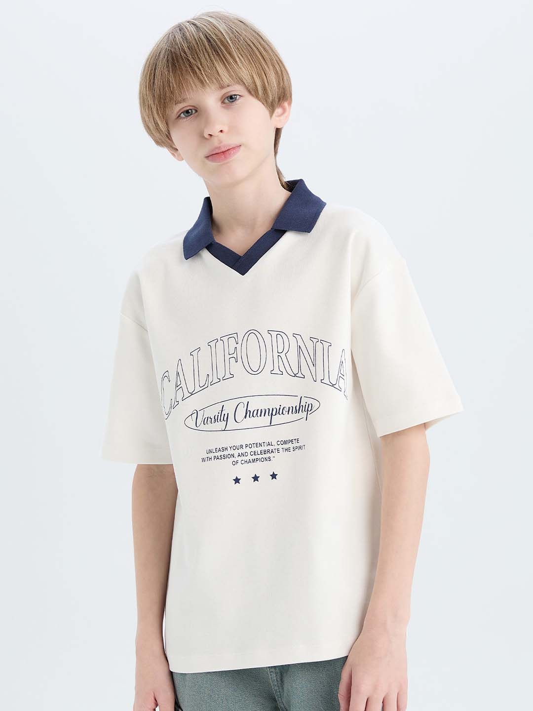 

DeFacto Boys Typography Printed V-Neck T-shirt, Na