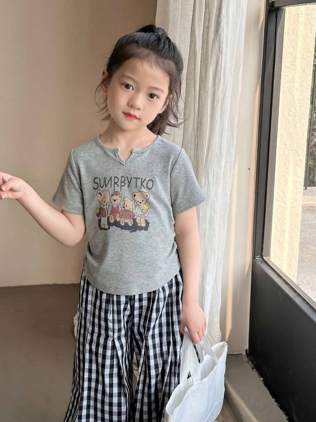 

LULU & SKY Girls Striped V-Neck T-shirt, Grey