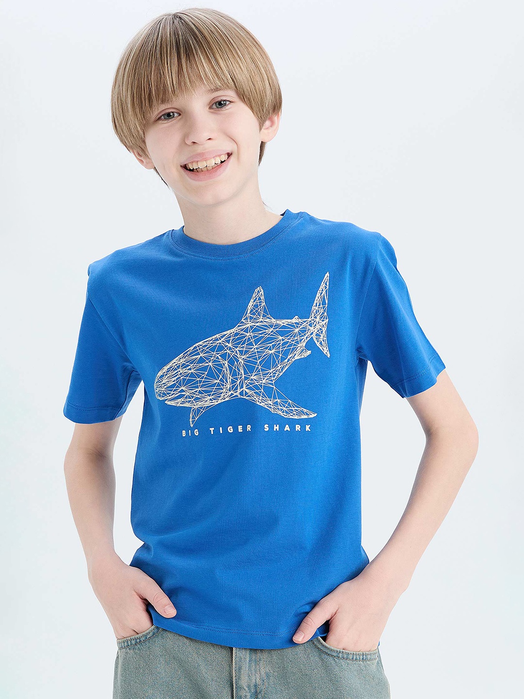 

DeFacto Boys Typography Printed Drop-Shoulder Sleeves T-shirt, Na