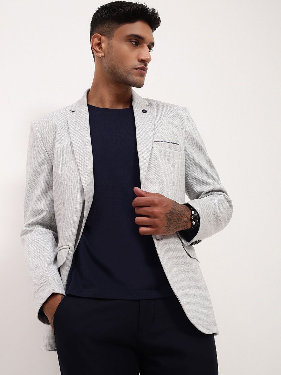 

SHOWOFF Self Design Notched Collar Slim Fit Singe Breasted Blazer, Grey
