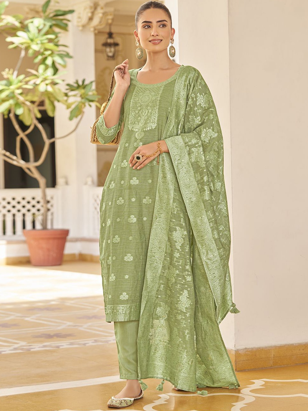 

Fourleaf Women Regular Kurta with Trousers & With Dupatta, Green