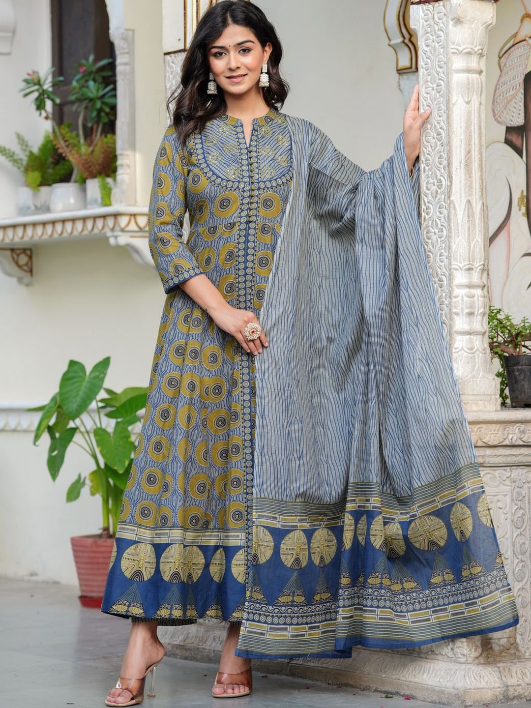 

Kanahari Printed Cotton Kurta Set With Dupatta, Green