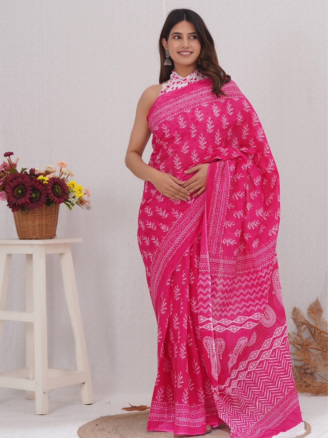 

Shivanya Handicrafts Floral Pure Cotton Block Print Saree, Pink