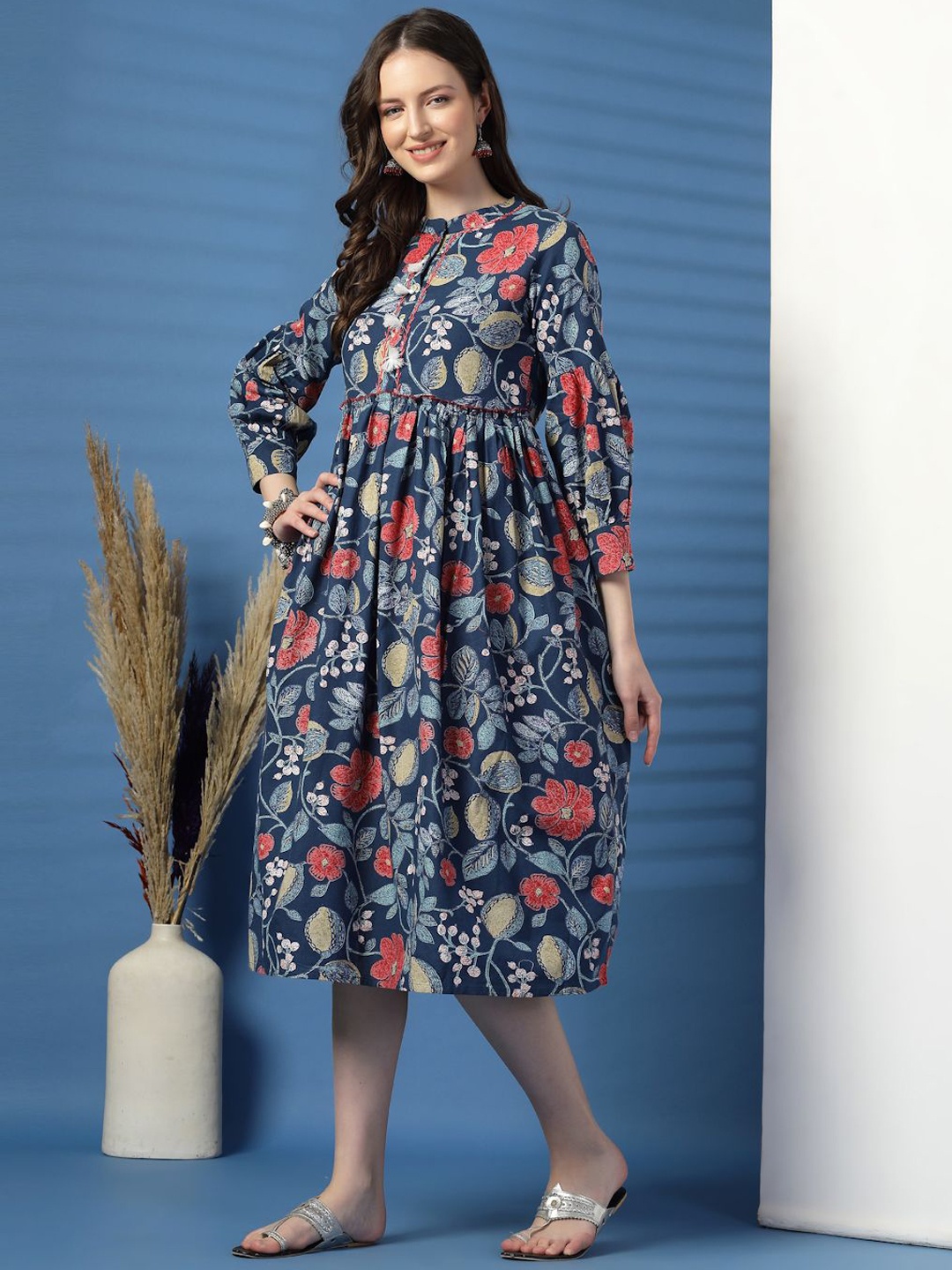 

Ramas Women Floral Printed Sequinned Kurta, Blue