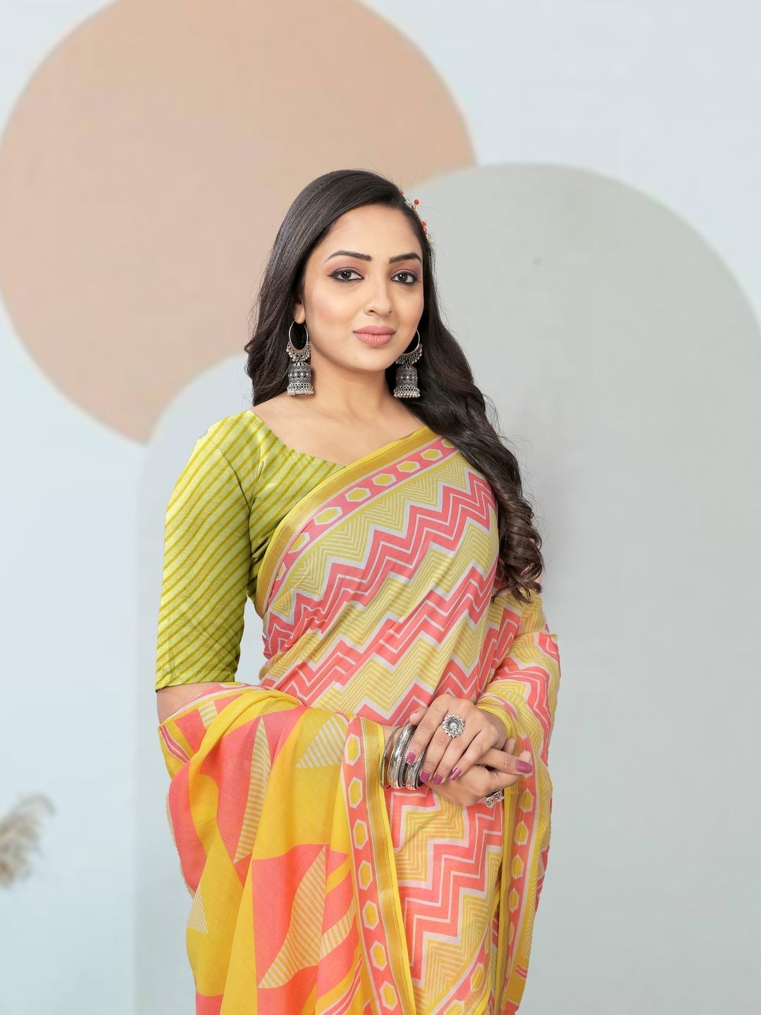 

Suha Zari Art Silk Saree, Yellow