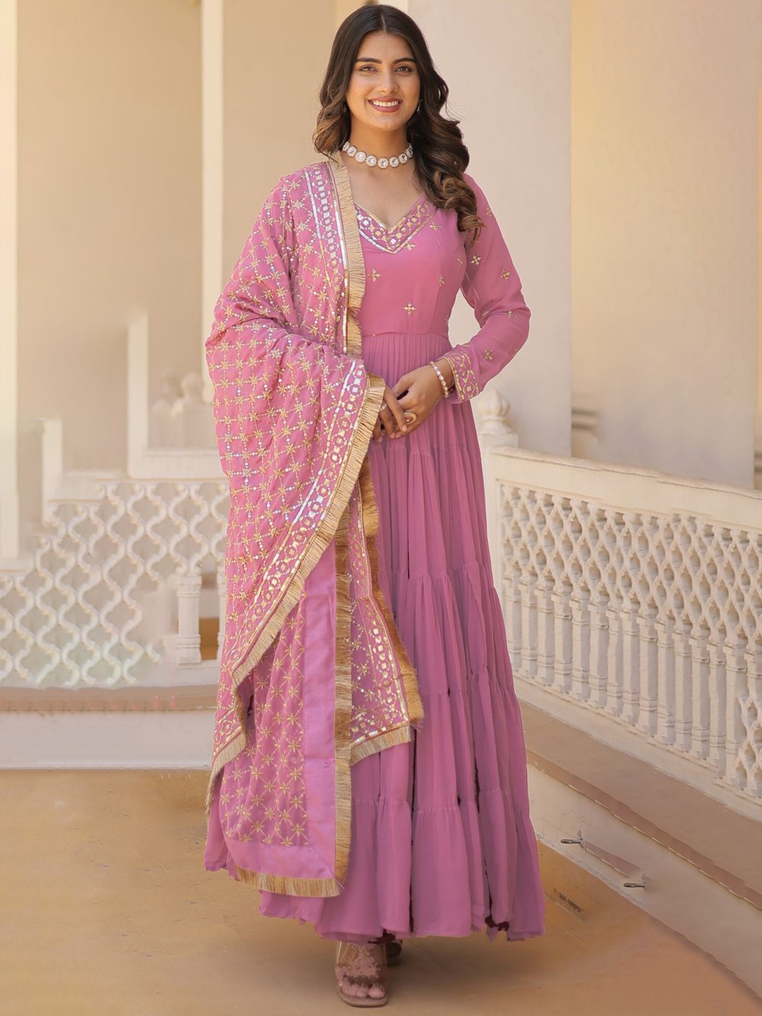 

Wedani Women Ethnic Motifs Embroidered Georgette Anarkali Kurta, Pink