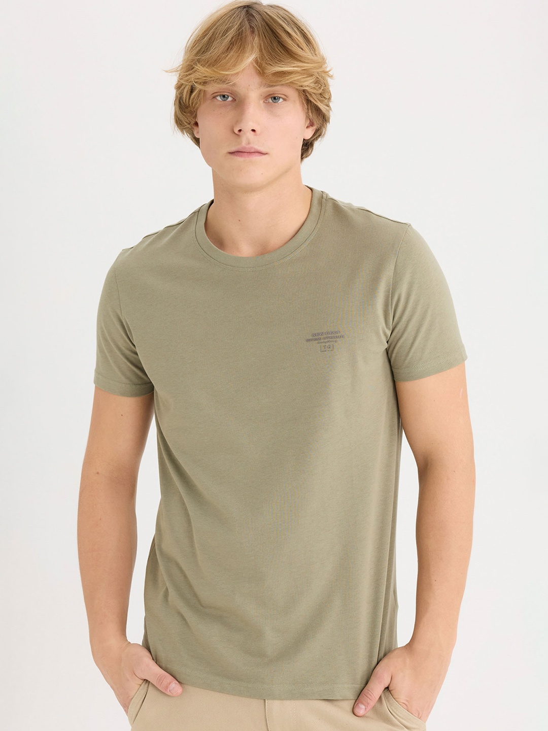 

DeFacto Men Pockets T-shirt, Na