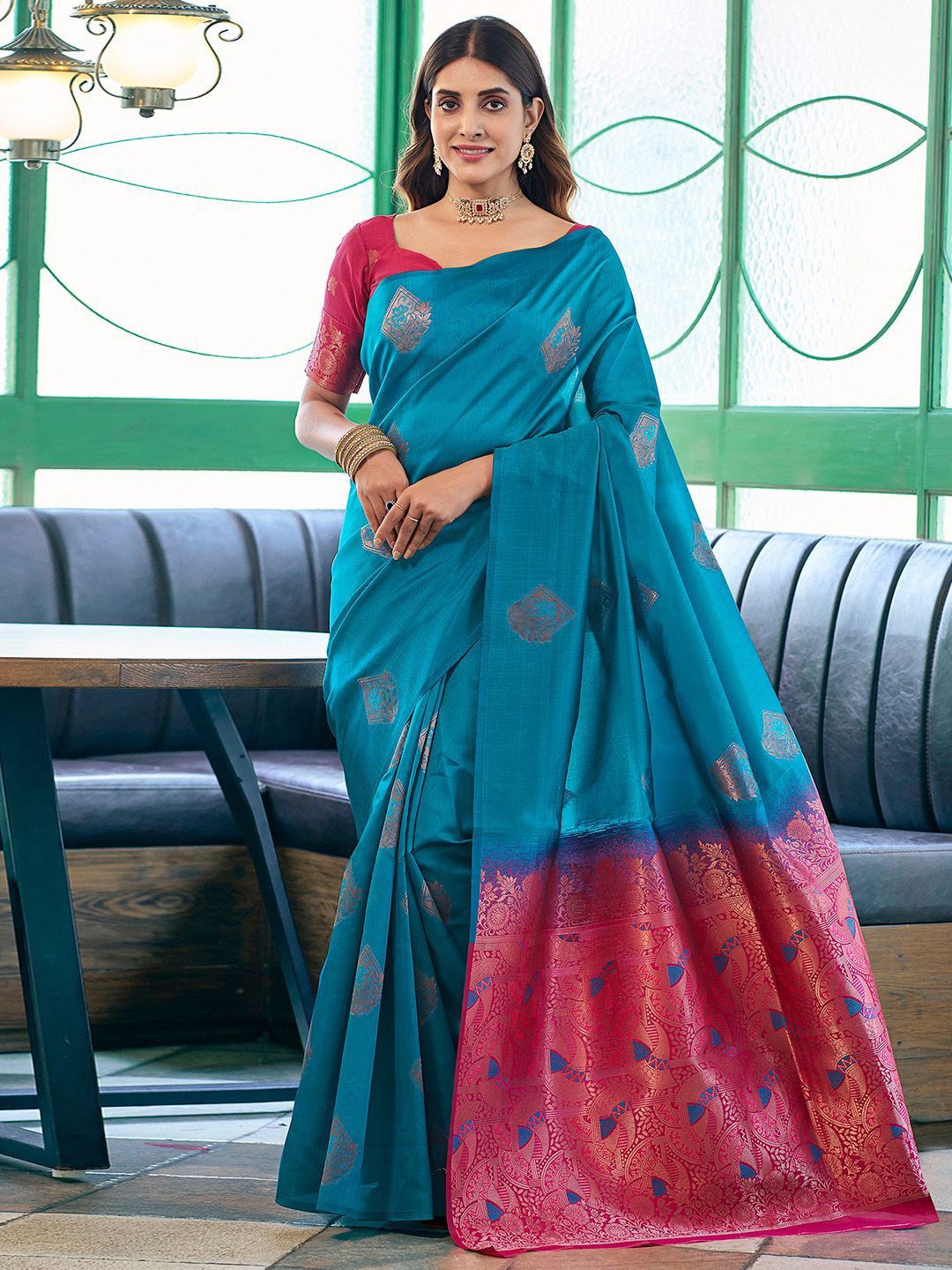 

DIVASTRI Ethnic Motifs Zari Silk Blend Banarasi Saree, Blue