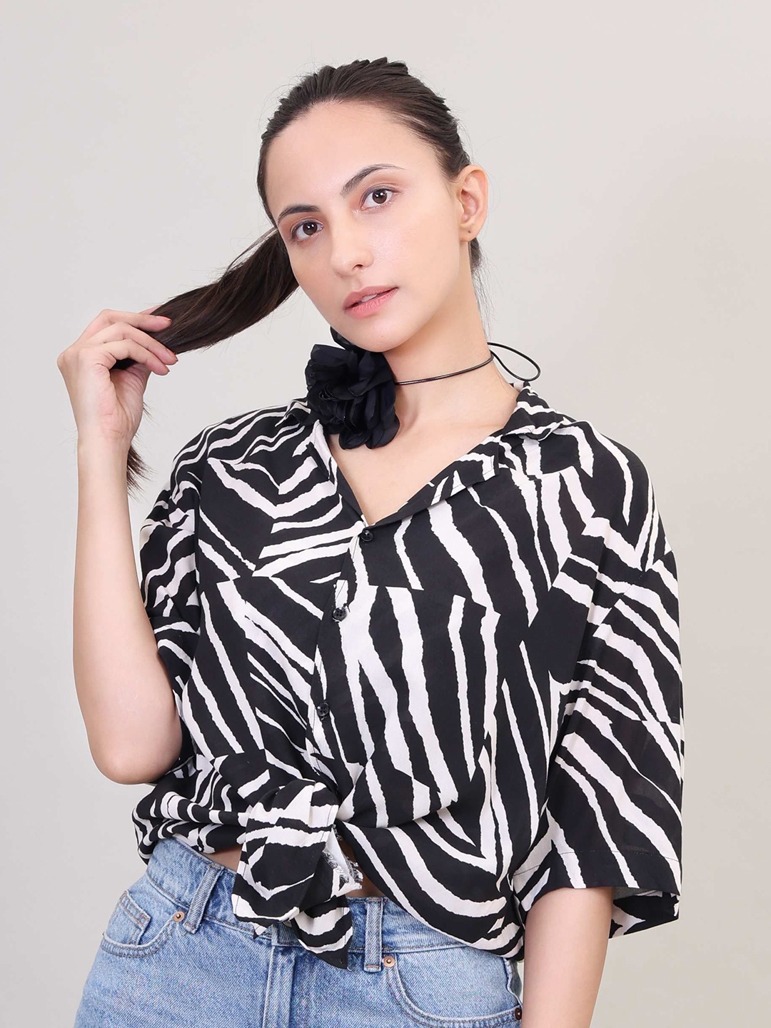 

FARZIDARZI Women Standard Opaque Printed Casual Shirt, Black