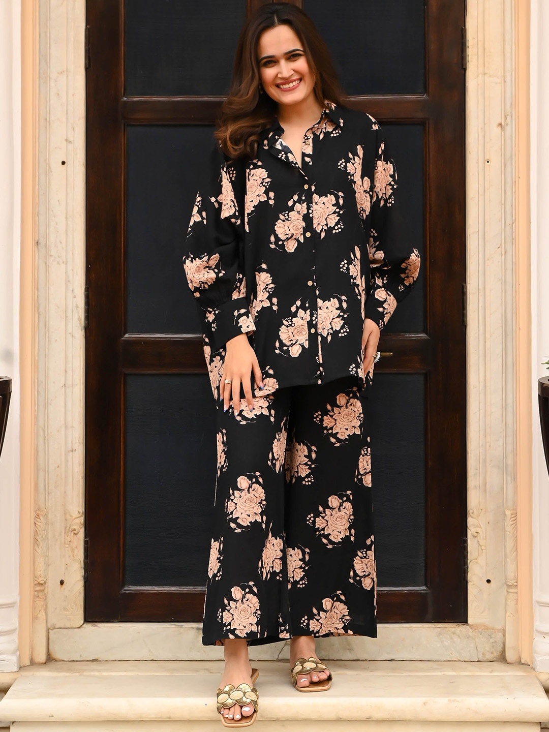 

Sidhidata Floral Printed Shirt Collar Neck Shirt With Palazzo Co-Ords, Black
