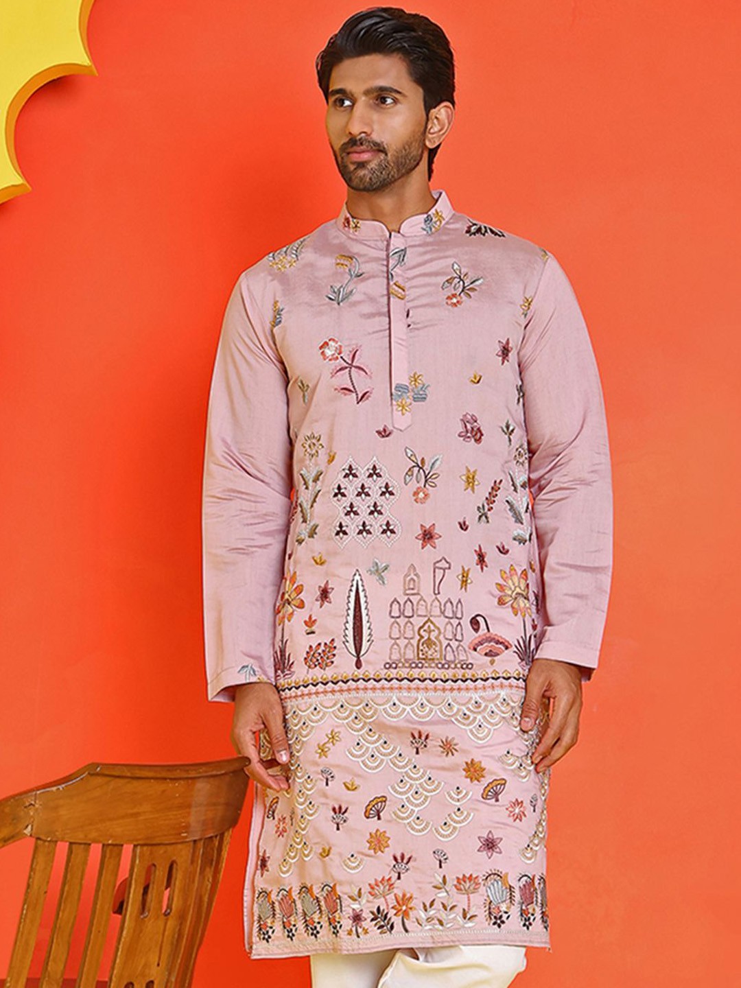 

Jompers Men Floral Embroidered Chikankari Floral Kurta, Purple