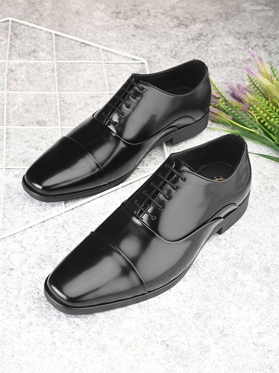 

House of Pataudi Men Formal Borgues Shoes, Black