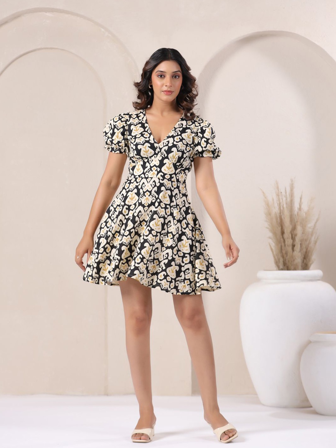

Zenava by Myntra Ikat Print Fit & Flare Mini Dress, Black