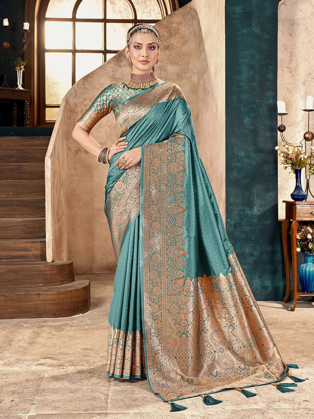 

DIVASTRI Woven Design Zari Silk Blend Kanjeevaram Saree, Blue