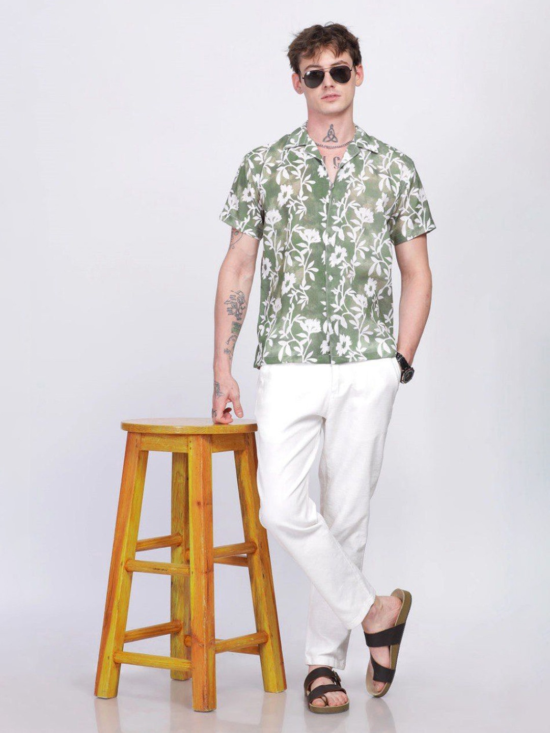 

Bombay Begum Men Floral Opaque Printed Casual Shirt, Green