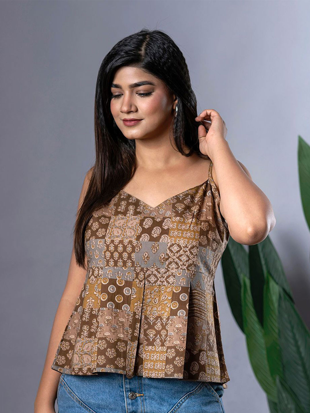 

The Roadster Lifestyle Co Ethnic Printed Sleeveless Pure Cotton Peplum Crop Top, Brown