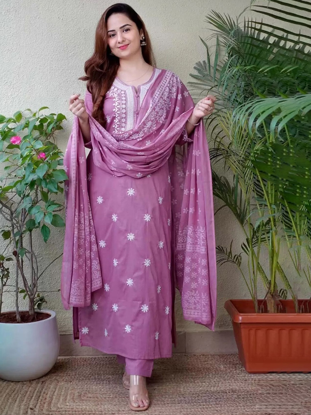 

HERE&NOW Women Floral Printed Regular Kurta with Trousers & With Dupatta, Purple