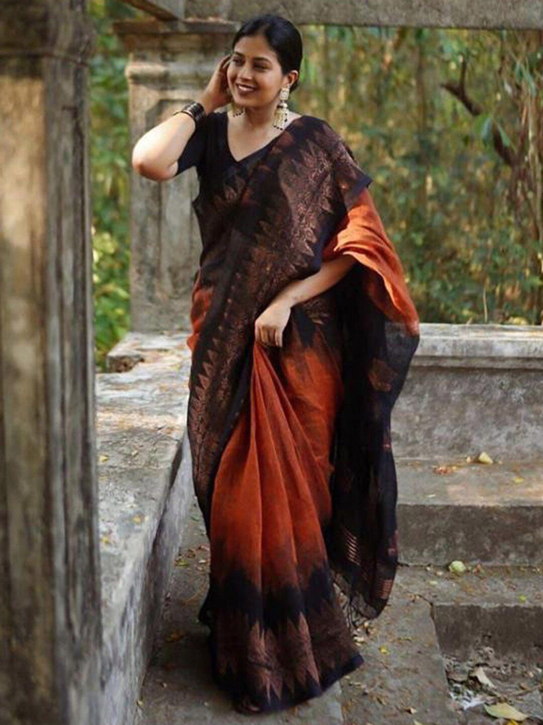 

DIVASTRI Ethnic Motifs Zari Saree, Rust