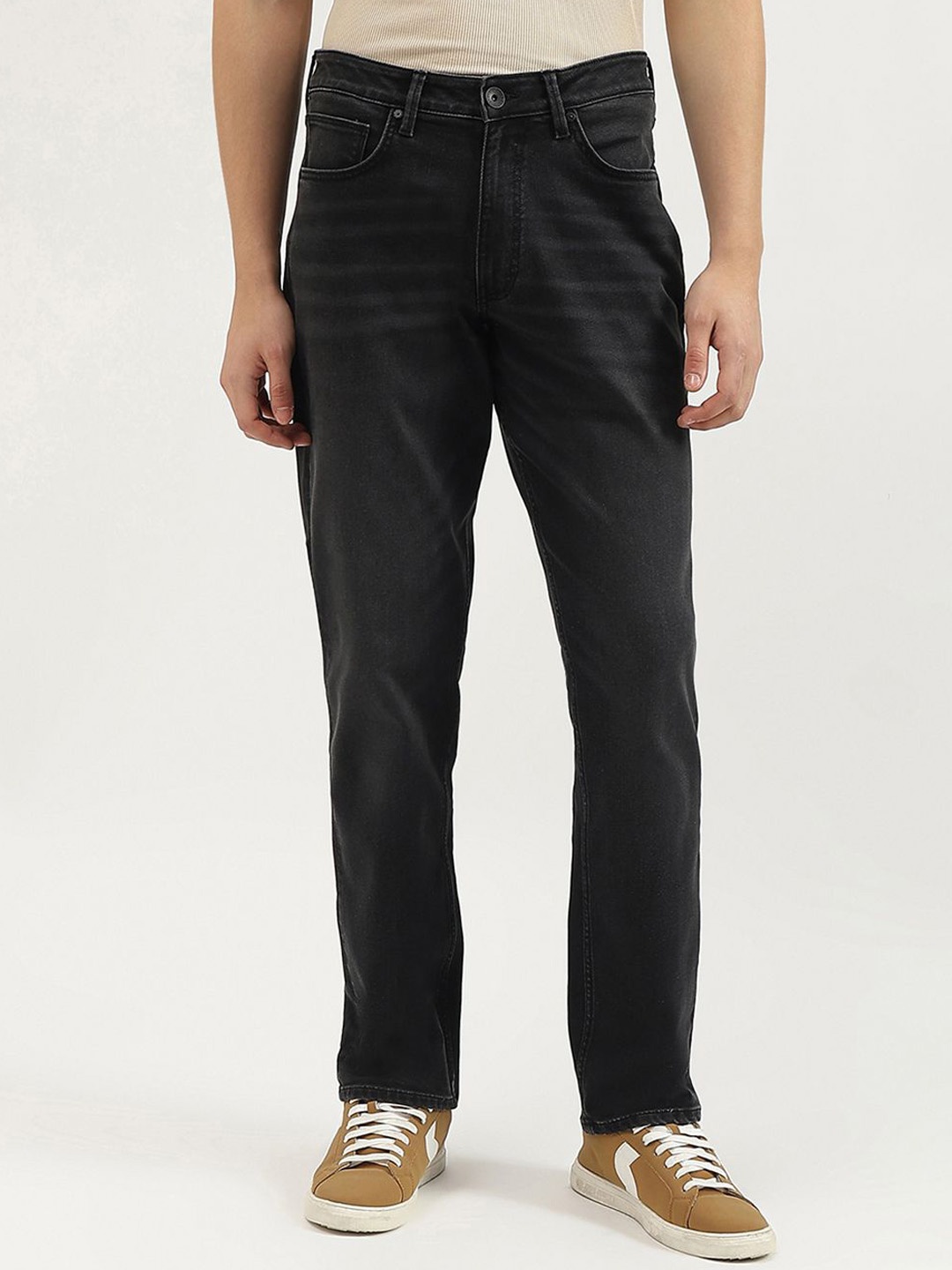 

United Colors of Benetton Men Light Fade Jeans, Black