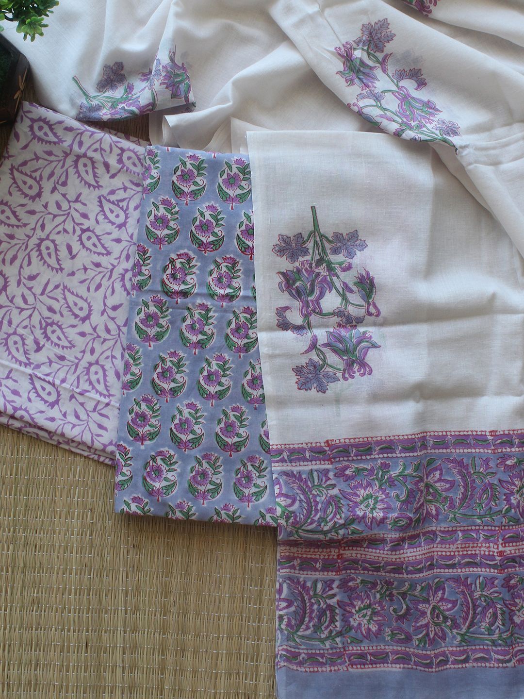 

Weaves of Tradition Printed Pure Cotton Unstitched Dress Material, Lavender
