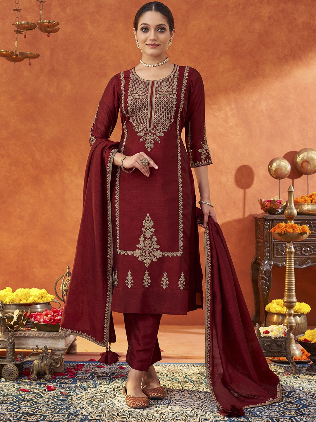 

Fourleaf Women Embroidered Regular Thread Work Kurta with Trousers & With Dupatta, Maroon