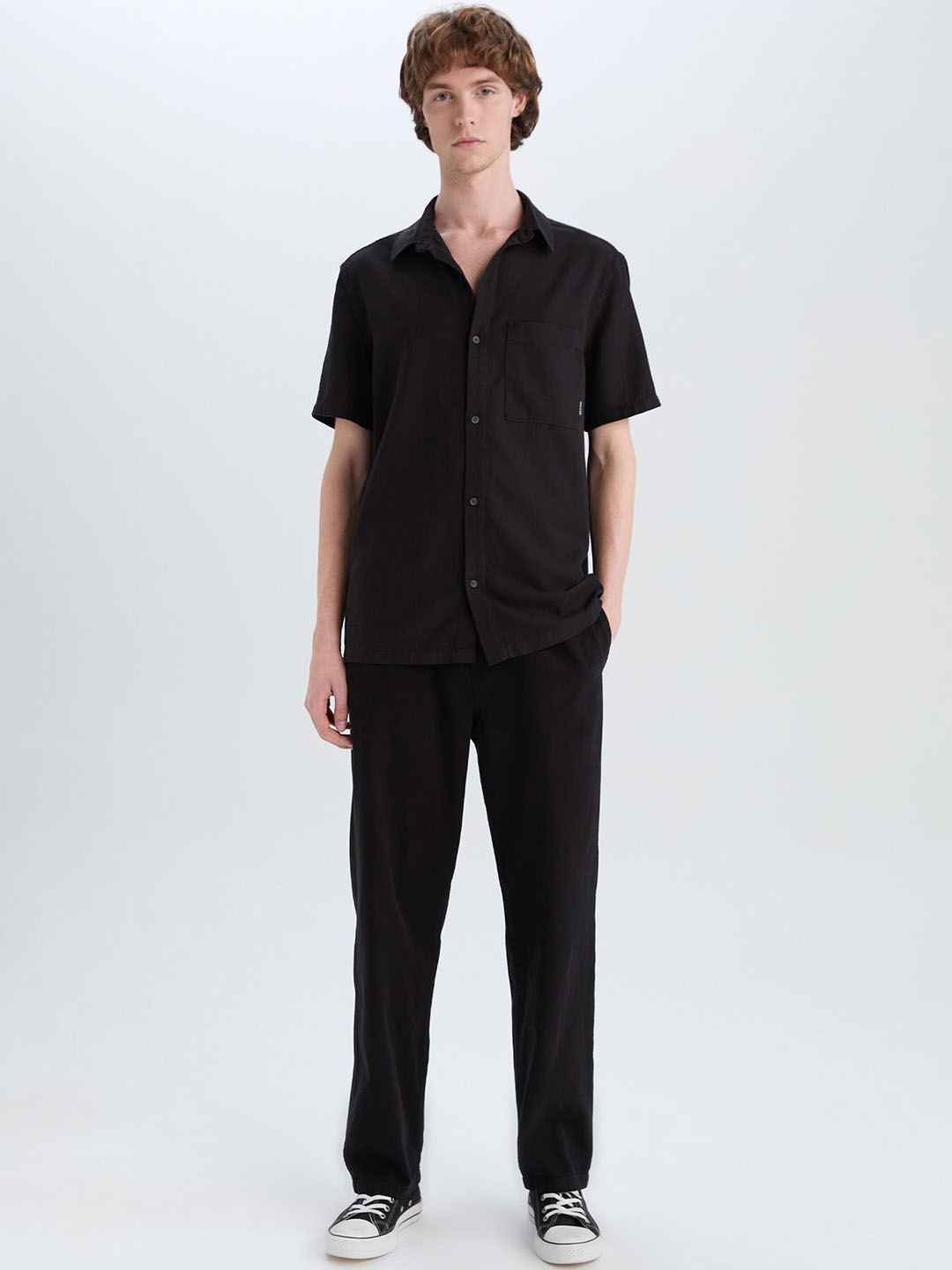 

DeFacto Men Trousers, Na