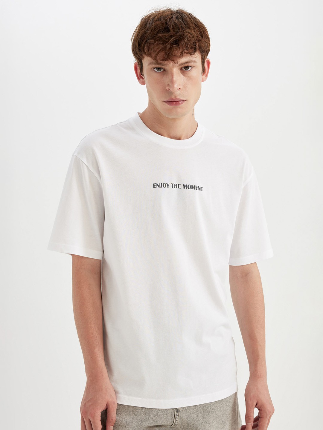 

DeFacto Men Typography Printed T-shirt, Na