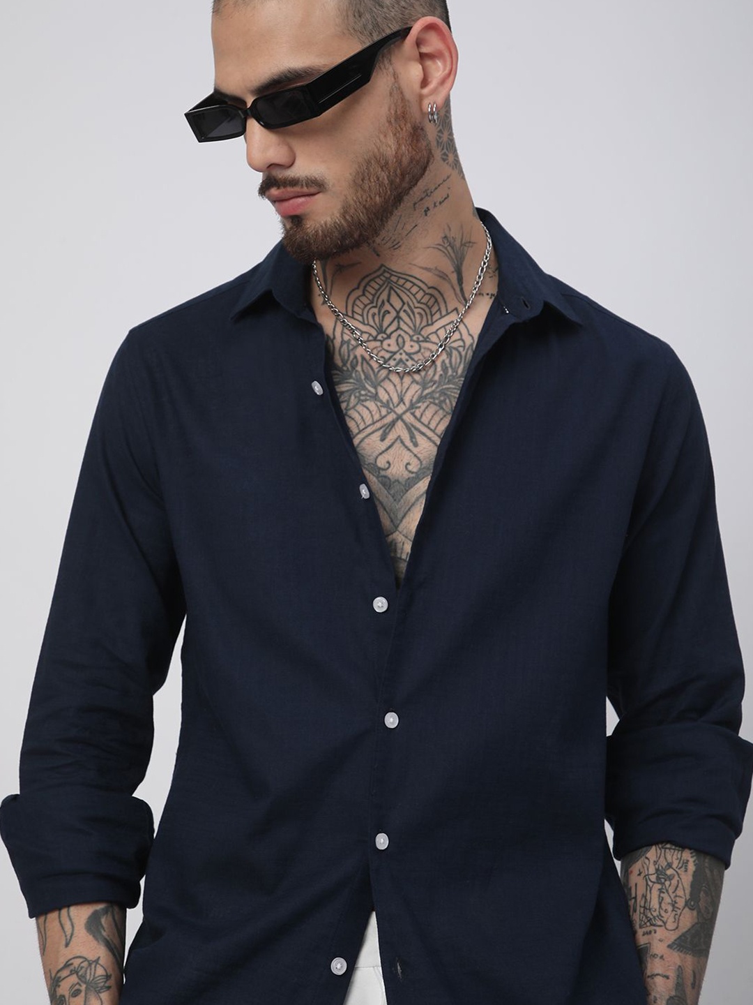 

VASTRADO Men Classic Slim Fit Opaque Casual Shirt, Navy blue